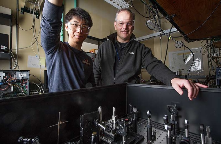 NREL scientists Ye Yang and Matt Beard