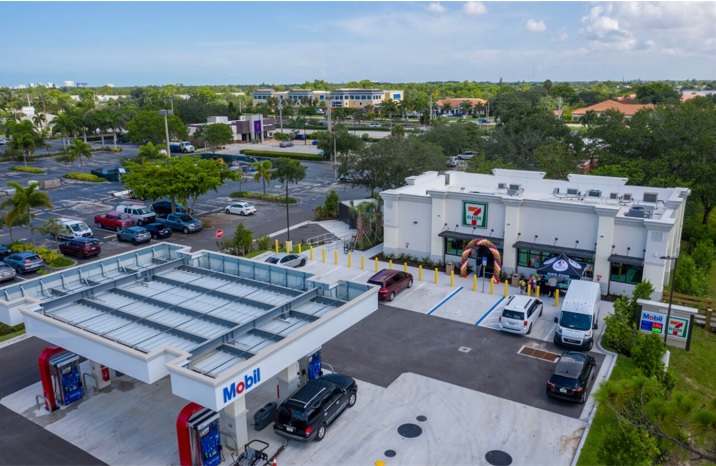 7-Eleven_Naples_aerial